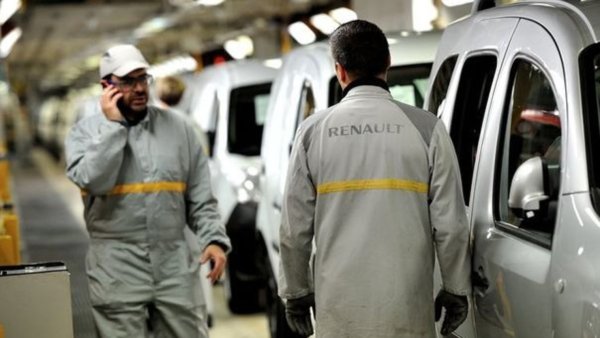 Accord de compétitivité chez Renault : les ouvriers subissent une cruelle défaite sur le temps de travail et les suppressions de postes