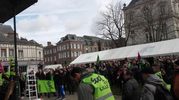 Rassemblement à Amiens. Les cheminots se mobilisent pour défendre leur collègue réprimé