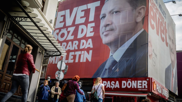 Malgré les fraudes, le Haut Conseil électoral turc valide le référendum