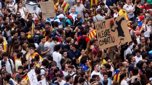 Dernière minute. La tension monte d'un cran en Catalogne avant le discours de Puigdemont