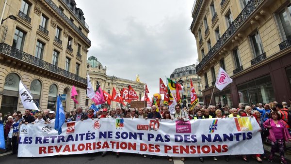 Premier « recul » de Macron sur les retraites : la peur du tous ensemble ? 