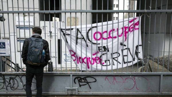 Paris 1 : les étudiants mobilisés annulent un à un les partiels