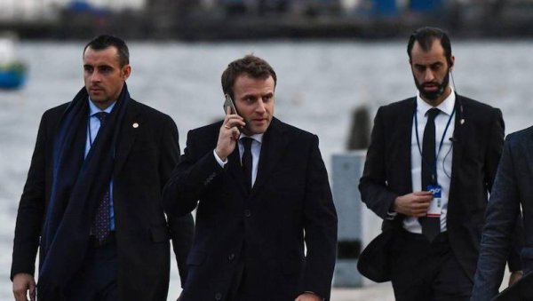 Quitte ou double, Macron attaque à nouveau les cheminots pour tenter de se relancer