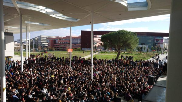 En direct. Plusieurs milliers d'étudiants en Assemblée Générale à Toulouse