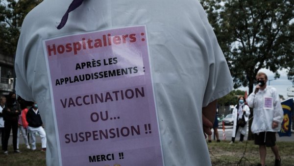 Des applaudissements aux sanctions : un infirmier revient sur l'obligation vaccinale à l'hôpital
