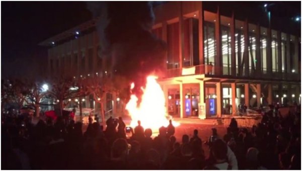 Mobilisation anti-Trump à Berkeley. « Ceci est une guerre »