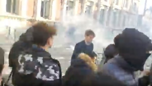 VIDEOS. Les étudiants et lycéens gazés devant Sciences Po Lille