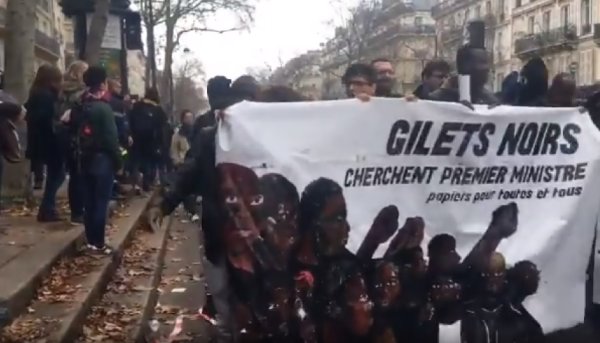 Grève du 17 décembre : « Solidarité avec les sans-papiers », les Gilets noirs présents dans le cortège ! 