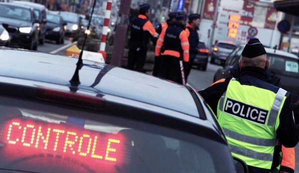 Le Parisien défend la police qui tire sur un automobiliste en fuite