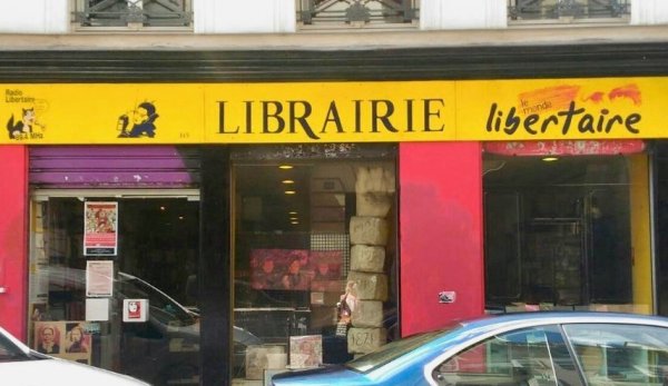Communiqué. Un militant anarchiste poignardé dans une librairie parisienne