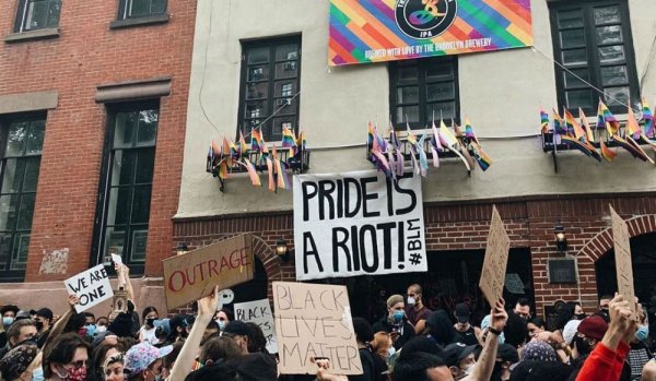 51 ans après. Contre les violences policières, l'héritage de Stonewall plus présent que jamais