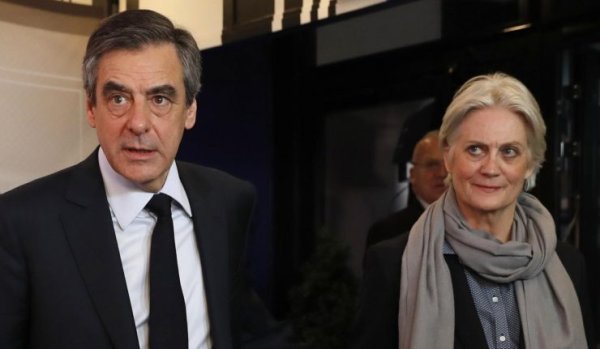 Pénélope Fillon, assistante parlementaire depuis 1986 d'après François, rémunérée depuis... 1982 !