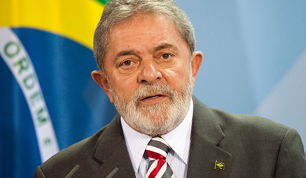 L'ancien président Lula condamné à 9 ans de réclusion pour corruption