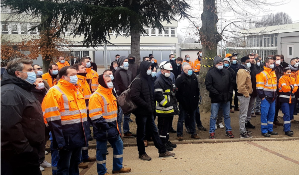 Grandpuits : les raffineurs votent 48h de grève contre le plan de Total 