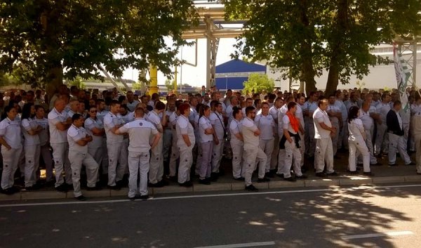 Grève massive depuis deux semaines chez Fiat Serbie 