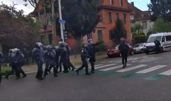 VIDEO. Strasbourg : interpellation violente d'un membre d'une équipe de journalistes