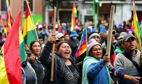 Bolivie. Entre gouvernement putschiste et résistance populaire, Evo Morales veut “négocier”