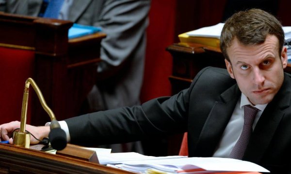  Macron accusé d'avoir pioché dans son budget de ministre pour financer sa campagne !