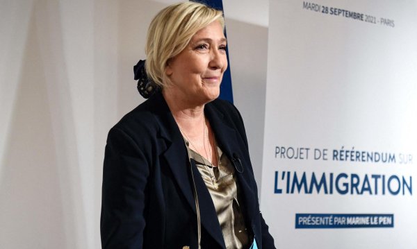 Racisme. Marine Le Pen veut expulser les étrangers des HLM et leur interdire l'accès à la fonction publique 