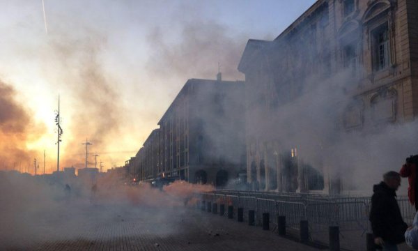 Marseille. Barricades et lacrymos tous azimuts après la convergence des manifestations