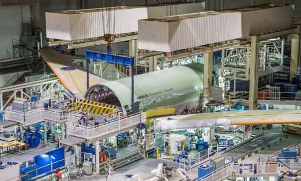 Baisse de la demande : Airbus réduit sa production mais refuse de fermer ses usines en France