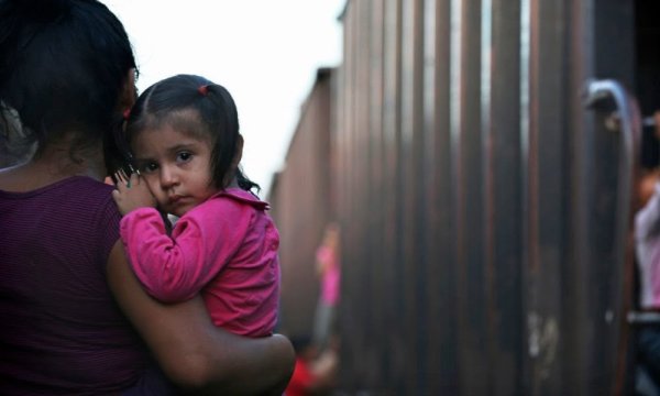 Aux Etats-Unis la politique migratoire de Biden continue de séparer des enfants de leur famille