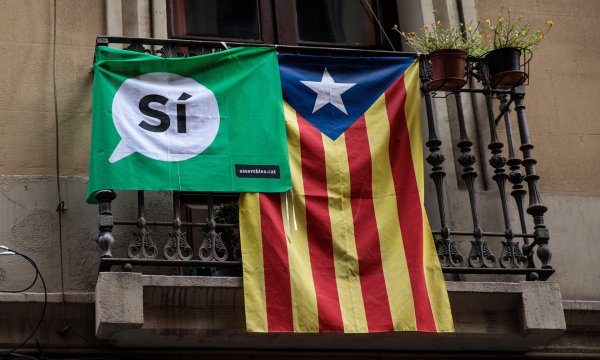 La droite, le PS et le Roi décapitent la Généralité de Catalogne 