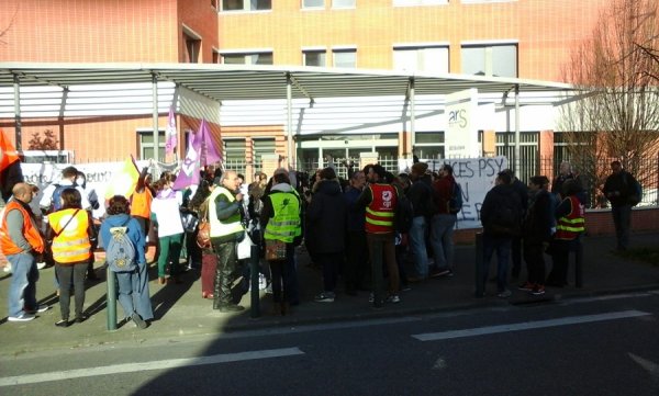 Le personnel du CHU de Toulouse continue à se battre contre la casse du service public 