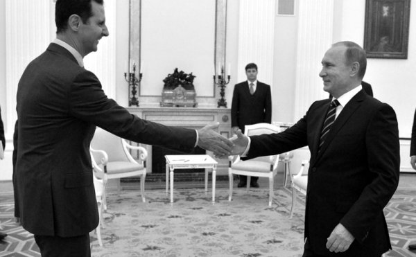  Visite surprise d'Assad à Moscou pour préparer la « transition politique » en Syrie ?