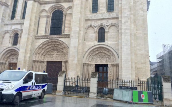 Basilique Saint-Denis : Répression policière suite à l'occupation par des sans-papiers