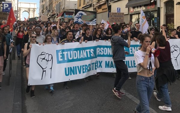 A Marseille, 65 000 manifestants selon les organisateurs ce 19 avril