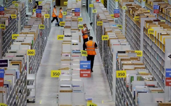 Amazon condamnée en justice pour le maintien de ses activités non essentielles