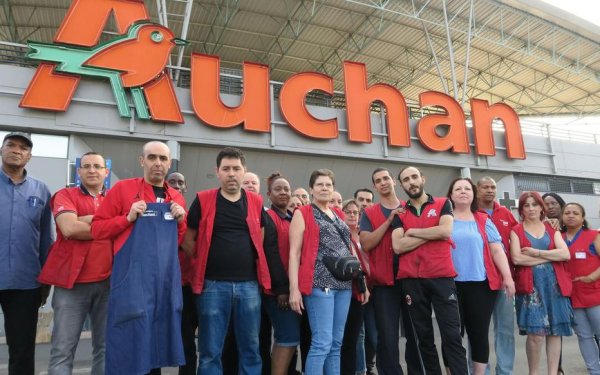1475 suppressions de postes : voilà comment Auchan remercie les « héros » du confinement