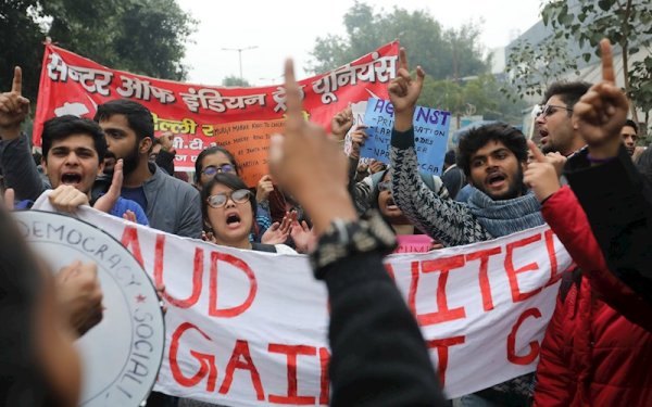 La plus grande grève du monde : 200 millions de travailleurs paralysent l'Inde