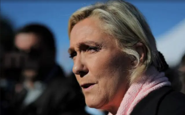 TVA sur l'énergie, retraites : Marine Le Pen instrumentalise la question sociale pour contrer Zemmour