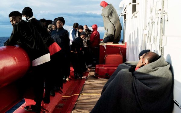 Bateaux de migrants refoulés en Italie : surenchère raciste du gouvernement Meloni 