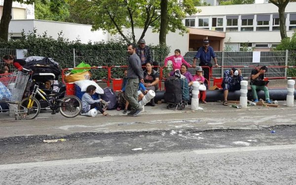 Evacuation à Montreuil : "l'Humain d'abord"... pour les Roms aussi !