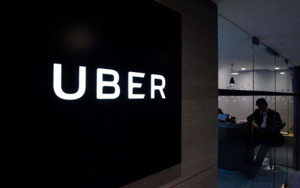 Plombé par une guerre dans ses hautes sphères, Uber s'enfonce dans la crise