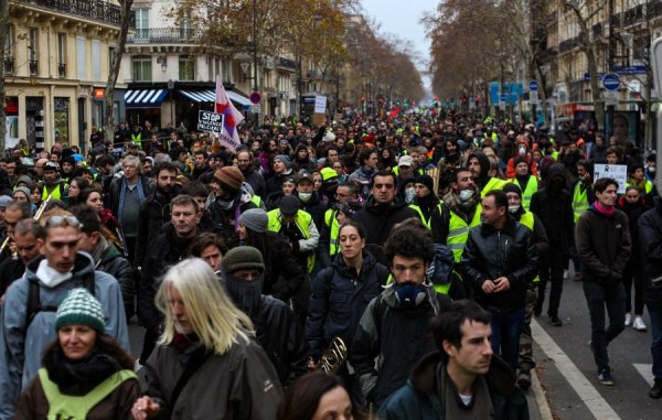 La stratégie de la peur ne fonctionne pas : une mobilisation massive à Paris et dans l'hexagone