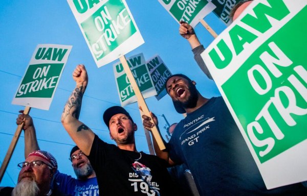 Grève historique chez General Motors : 50.000 grévistes pour les salaires et la convention de travail