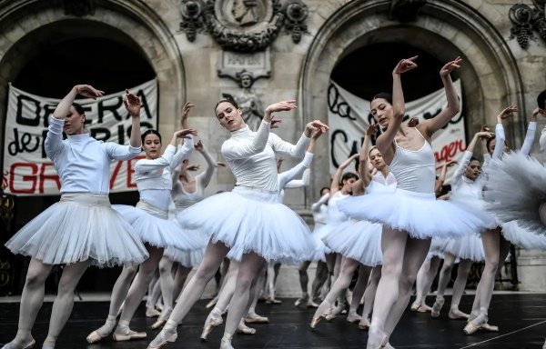 « Clause grand-père » : Les danseurs de l'Opéra refusent de sacrifier les générations suivantes