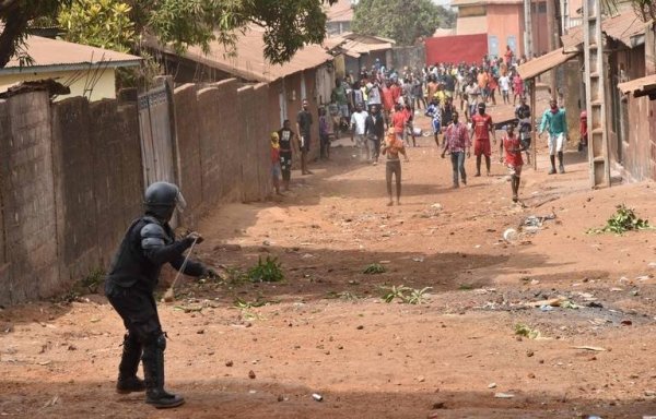 Guinée. Un adolescent tué par la police lors d'une manifestation contre le président Alpha Condé