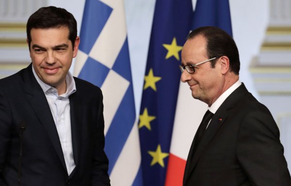 Hollande aide le capital français à prendre sa part du gâteau en Grèce