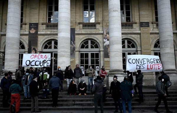Bordeaux. La mairie et la direction du Grand Théâtre envoient la police expulser les occupants