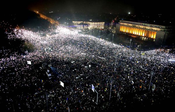 Corruption en Roumanie. Le gouvernement recule face à la rue