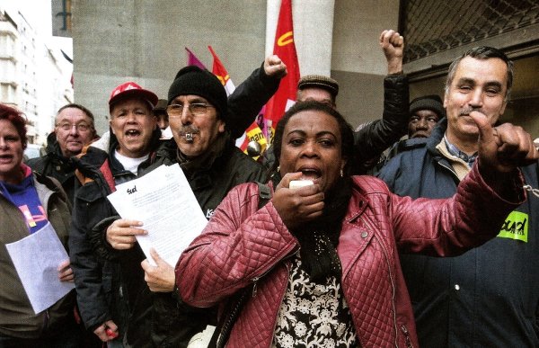 3 semaines de grève pour la réintégration de Marie au centre des impôts de Paris 11e