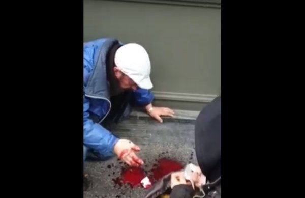 VIDEO. Un « manifestant main levée qui se fait tirer dessus à bout portant ça ne choque personne dans les médias ? »