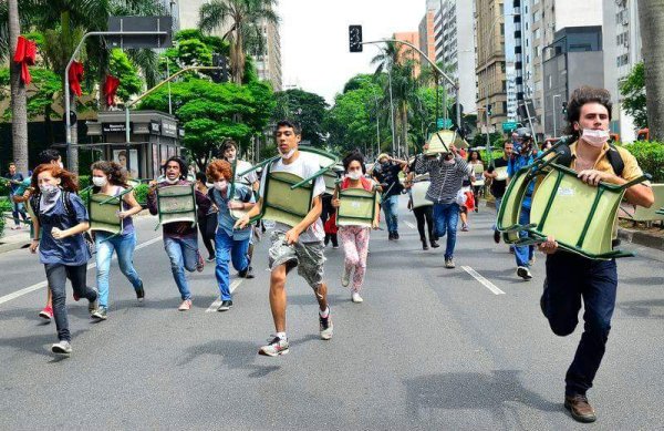 [VIDEO] São Paulo : une première victoire des lycéens contre le gouvernement