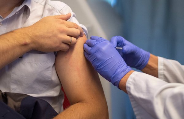 Stratégie de vaccination : à quand un programme de dépistage et de prévention à la hauteur de la crise ? 