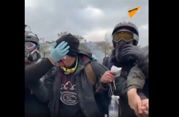 VIDEOS. Acte 53 : Deux manifestants blessés à l'oeil par des tirs de LBD, place d'Italie à Paris